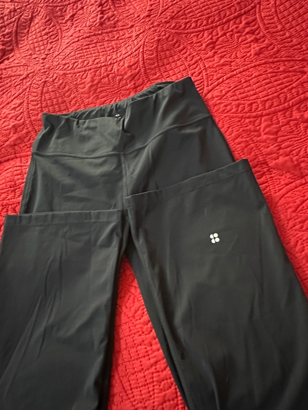 Sweaty Betty Black Flared Yoga Pants size medium - Picture 2 of 4